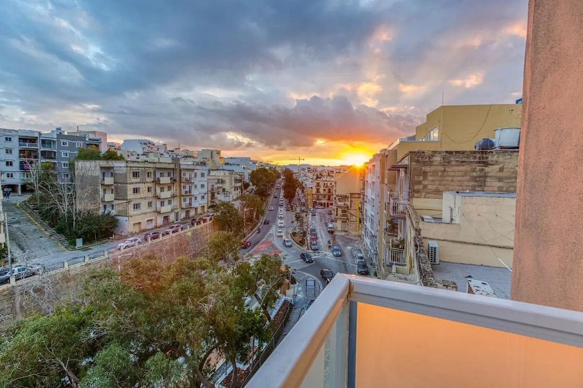 Central Modern 3 Bedroom Apartment In St Julians Saint Julian's