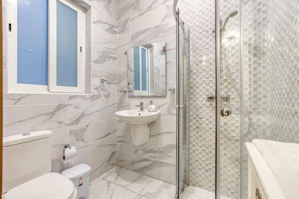 Central Modern 3 Bedroom Apartment In St Julians Saint Julian's
