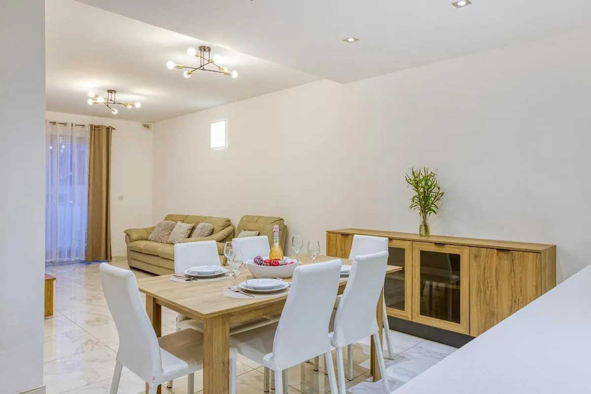 Central Modern 3 Bedroom Apartment In St Julians Saint Julian's